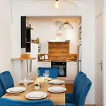 Апартаменты Le Pied A Terre De La Cite - Parking Au Pied De La Cite Каркассон