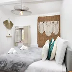 Апартаменты Le Pied A Terre De La Cite - Parking Au Pied De La Cite *