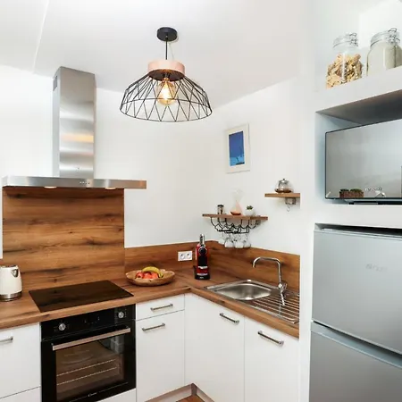 Le Pied A Terre De La Cite - Parking Au Pied De La Cite